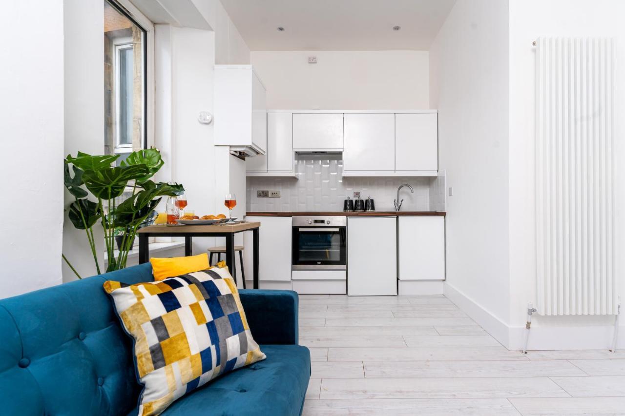 Cheerful West End Apartment: Cozy 2-Bedroom Near Glasgow City Centre Exterior photo